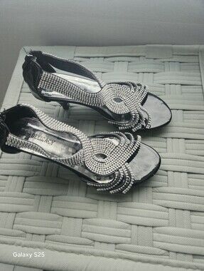Delicacy Black Heeled Sandals with Silver Crystal Accents